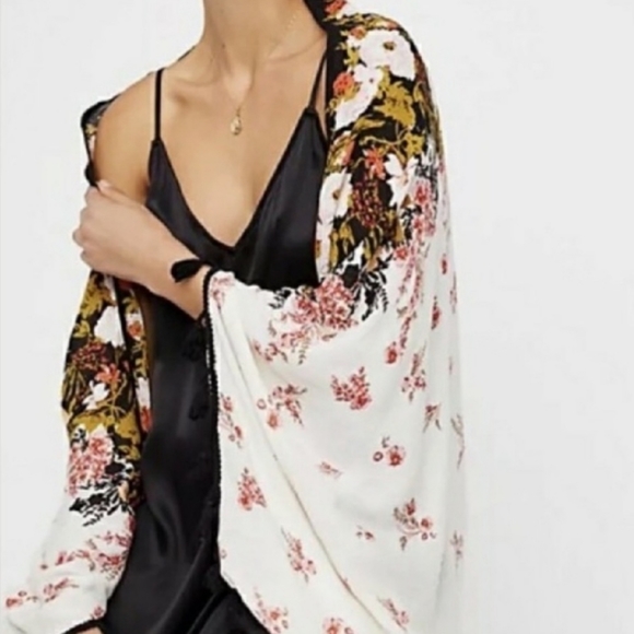 Free people floral Kimono cover up & wrap - Picture 16 of 16